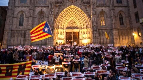 Manifestaci&oacute;n en la Plaza de la Catedral en Barcelona