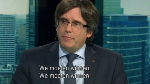 Carles Puigdemont durante la entrevista Carles Puigdemont durante la entrevista