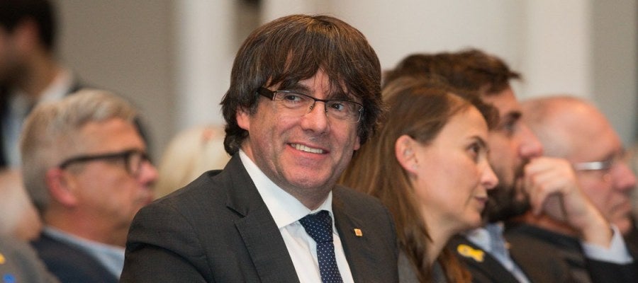 Puigdemont en el acto celebrado por 200 alcaldes independentistas en Bruselas Puigdemont en el acto celebrado por 200 alcaldes independentistas en Bruselas