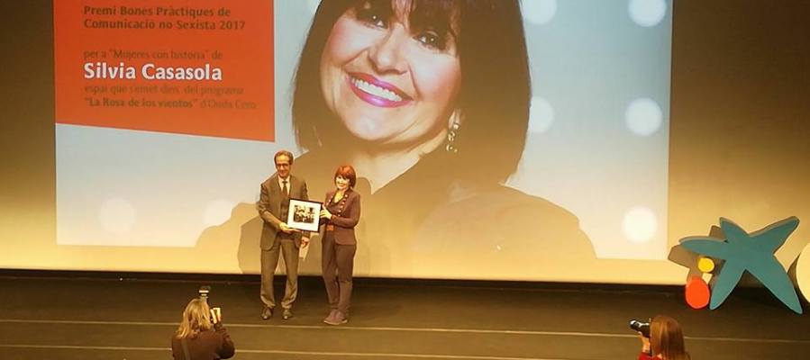 Silvia Casasola recoge el premio Buenas Prácticas de Comunicación no Sexista 2017 Silvia Casasola recoge el premio Buenas Prácticas de Comunicación no Sexista 2017