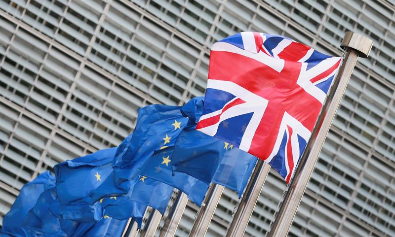 Bruselas eleva la previsión de crecimiento de España al 2,6 % para 2018 Bruselas eleva la previsión de crecimiento de España al 2,6 % para 2018