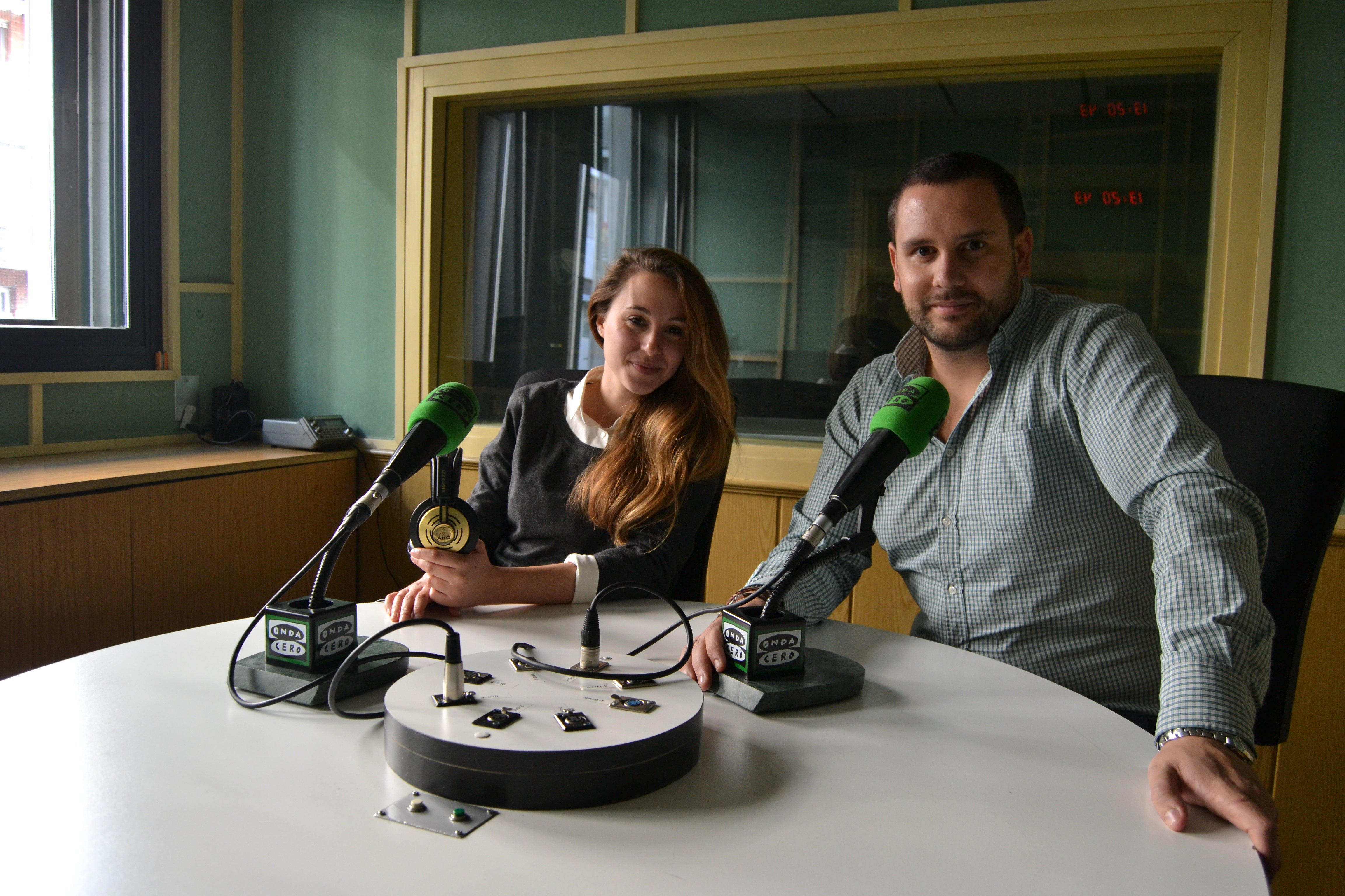 Noticias de las 08.20h en Más de Uno Granada Noticias de las 08.20h en Más de Uno Granada