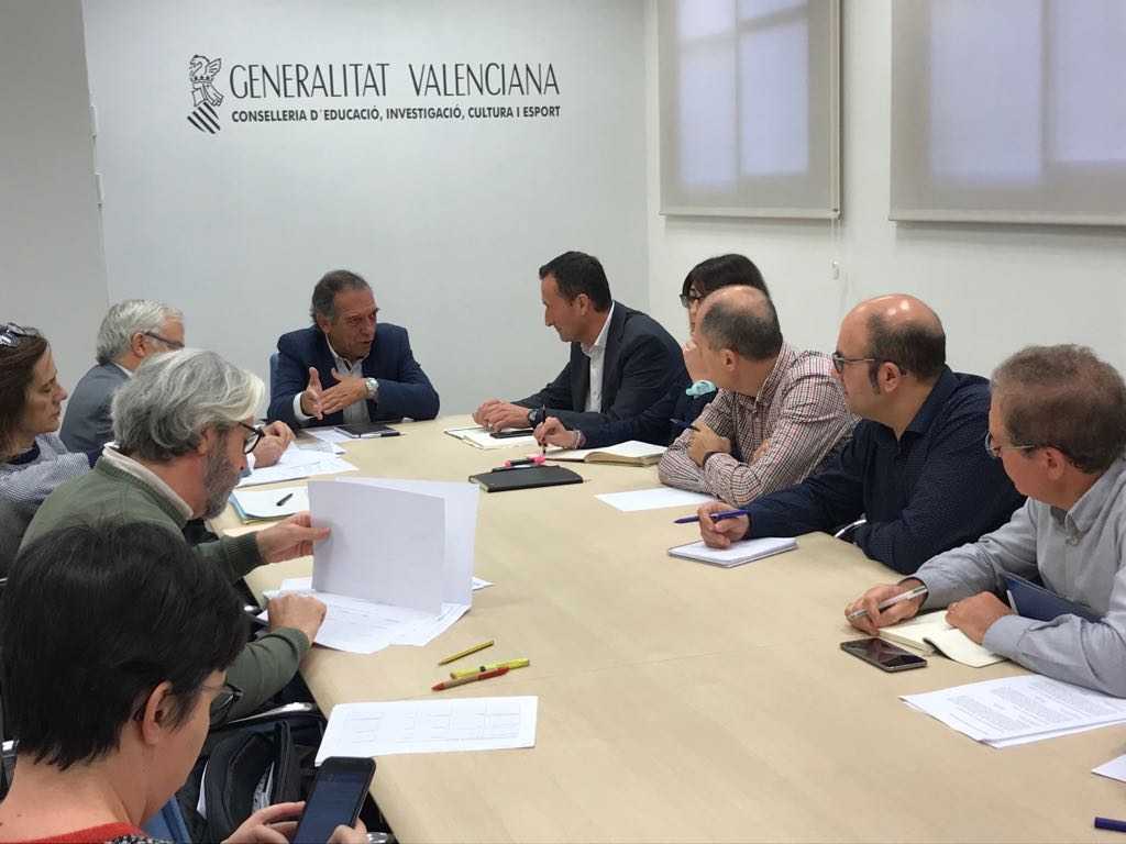 El Ayuntamiento de Elche asume la gestión de las ampliaciones de los colegios Las Bayas y Garrofers El Ayuntamiento de Elche asume la gestión de las ampliaciones de los colegios Las Bayas y Garrofers