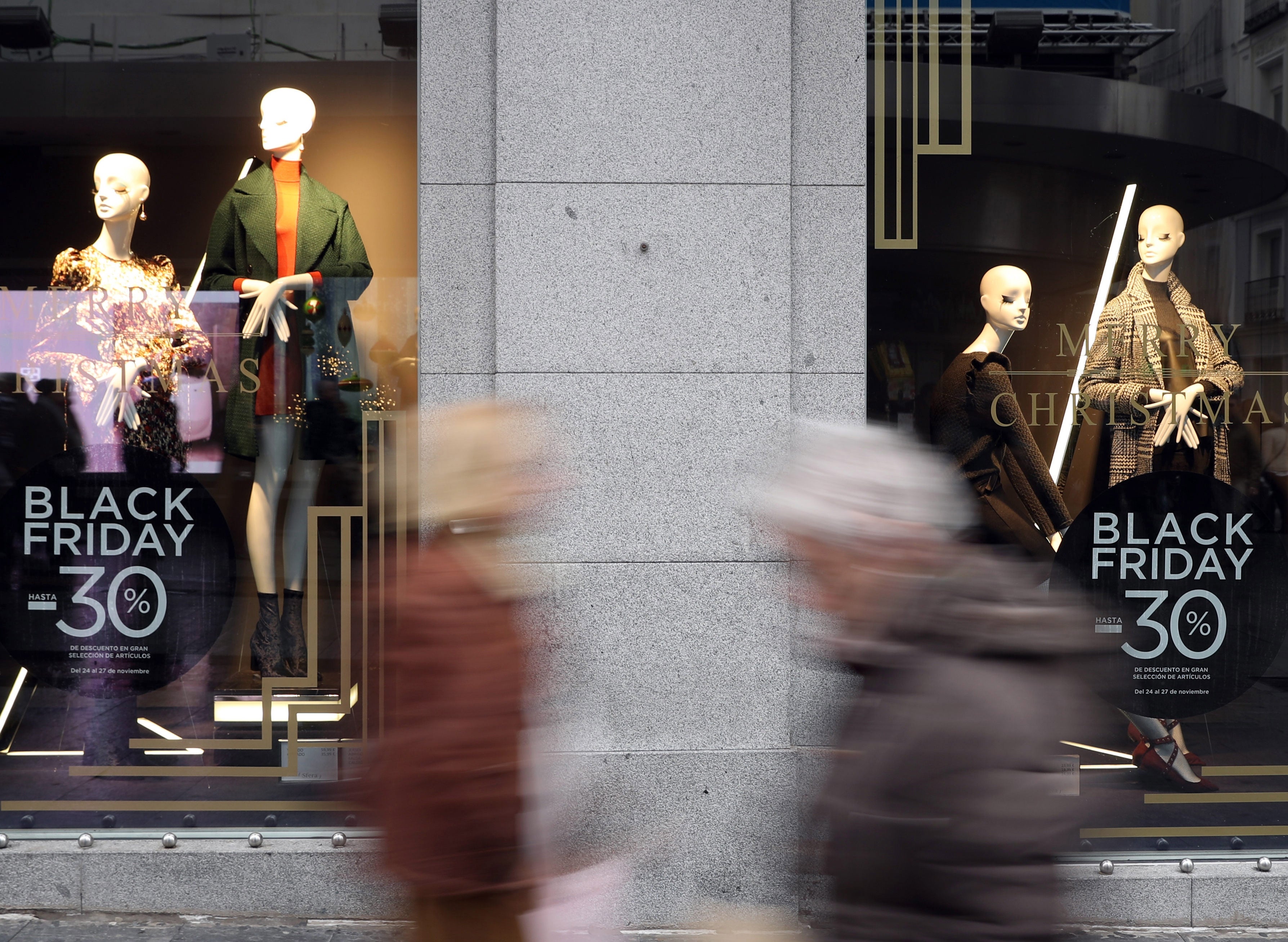Los españoles gastarán una media de 222 euros en el 'Black Friday' Los españoles gastarán una media de 222 euros en el 'Black Friday'