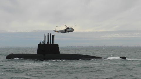 Buscan submarino argentino