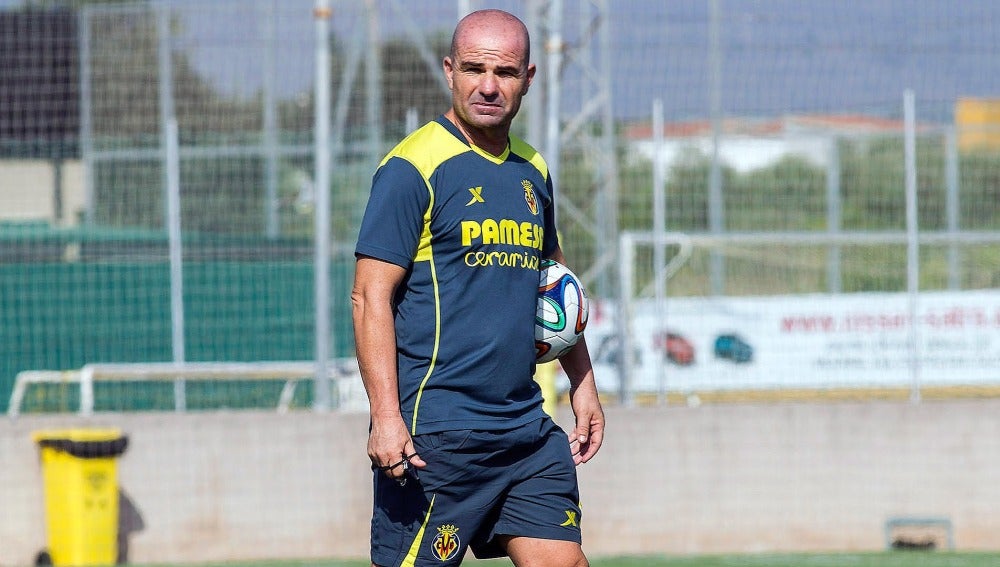 Paco López dirige actualmente al Levante B y las tres últimas temporadas estuvo al frente del Villarreal B 
