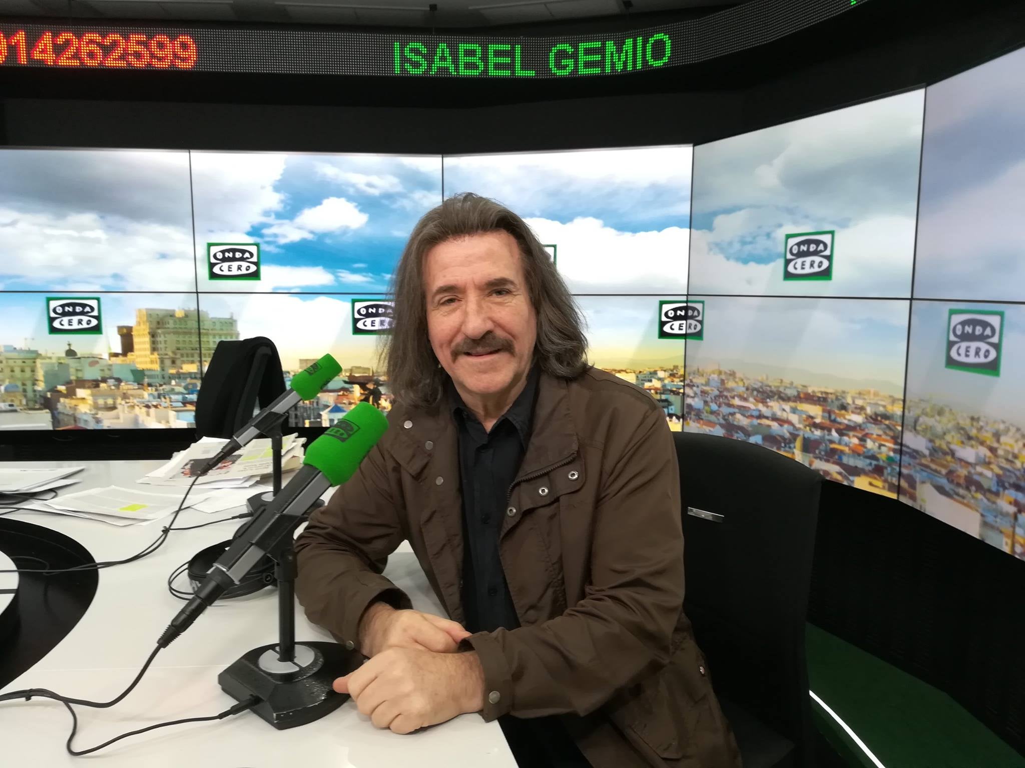 Luis Cobos: "No me siento falto de consideración en España" Luis Cobos: "No me siento falto de consideración en España"