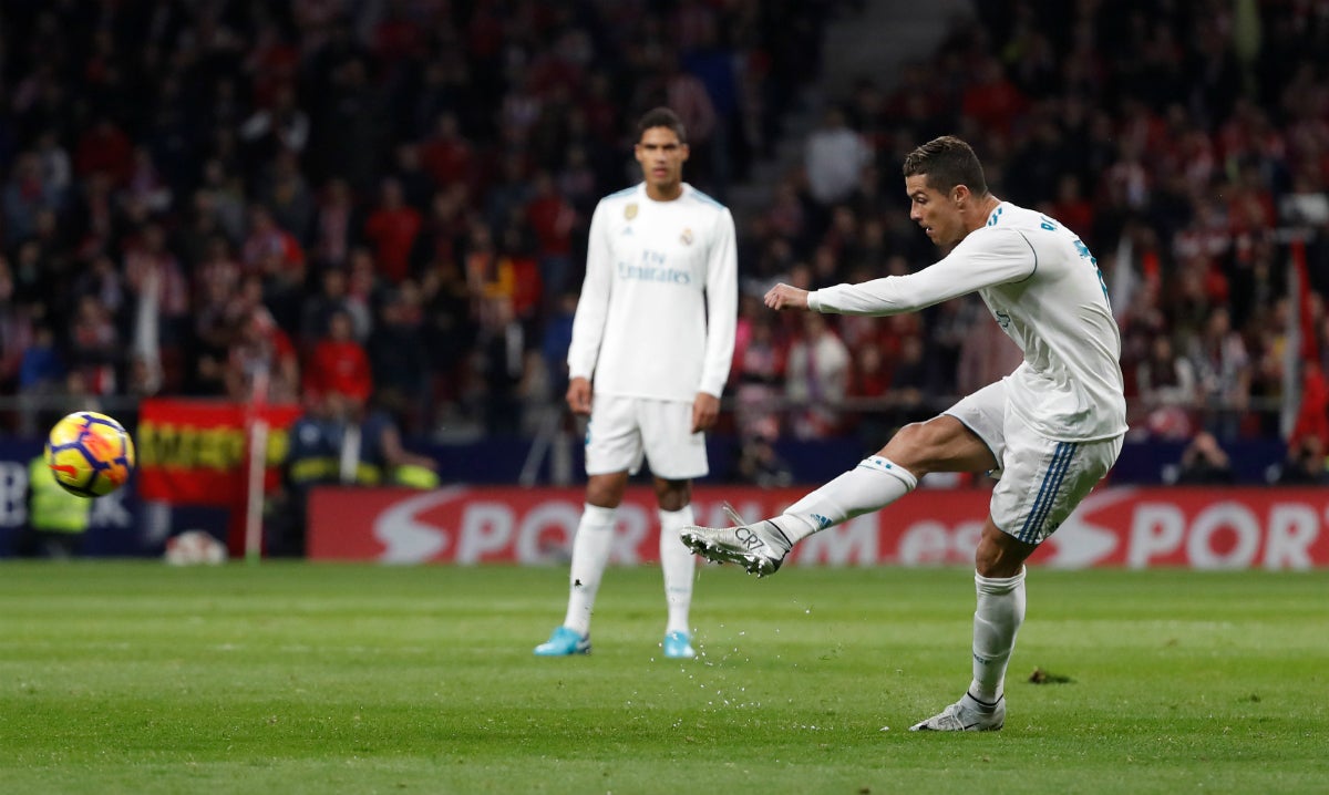 Atlético y Real Madrid empatan sin goles en el Metropolitano y dejan más líder al Barça Atlético y Real Madrid empatan sin goles en el Metropolitano y dejan más líder al Barça