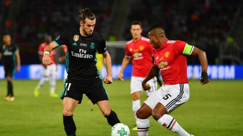 Gareth Bale, en acci&oacute;n ante el United en la Supercopa de Europa