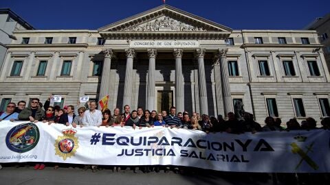 Manifestaci&oacute;n por la equiparaci&oacute;n salarial entre cuerpos de la Polic&iacute;a