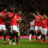 El Manchester United celebra un gol
