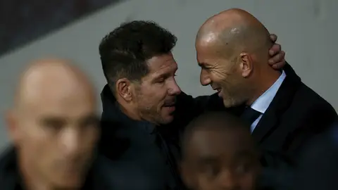 Saludo entre Simeone y Zidane Saludo entre Simeone y Zidane