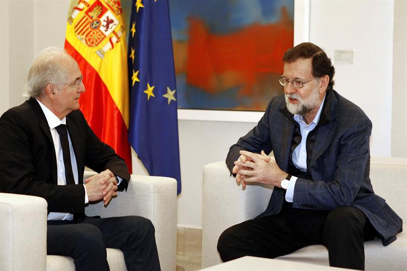Rajoy transmite a Ledezma su compromiso con la democracia en Venezuela Rajoy transmite a Ledezma su compromiso con la democracia en Venezuela