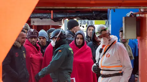Los inmigrantes han llegado en las últimas horas a Cartagena transportados por el patrullero Los inmigrantes han llegado en las últimas horas a Cartagena transportados por el patrullero