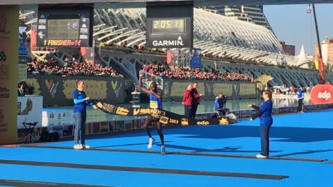 Sammy Kirop Kitwara bate el r&eacute;cord del Marat&oacute;n de Valencia