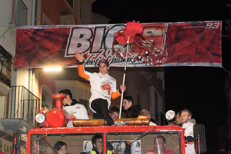 El alcalde de Cervera: "Es muy difícil sorprender a Marc, pero ha sido una fiesta muy bonita" El alcalde de Cervera: "Es muy difícil sorprender a Marc, pero ha sido una fiesta muy bonita"