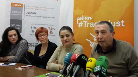 Jaon Baldov&iacute; junto a Mireia Moll&agrave; en una rueda de prensa en Elche