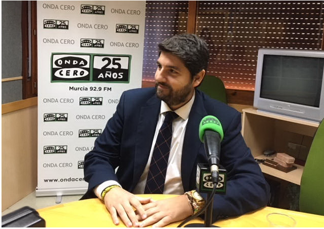 Fernando López Miras: "Este presidente y este candidato que les habla está fuerte, es valiente y tiene ganas". Fernando López Miras: "Este presidente y este candidato que les habla está fuerte, es valiente y tiene ganas".