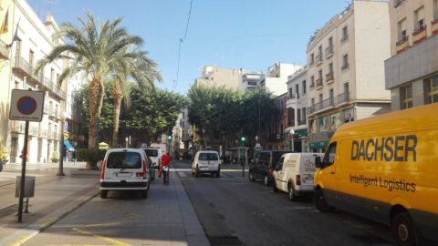 Calle Corredora en su inicio del la Pla&ccedil;a de Baix de Elche