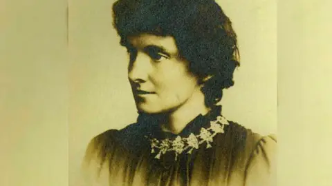 La escritora Edith Nesbit La escritora Edith Nesbit