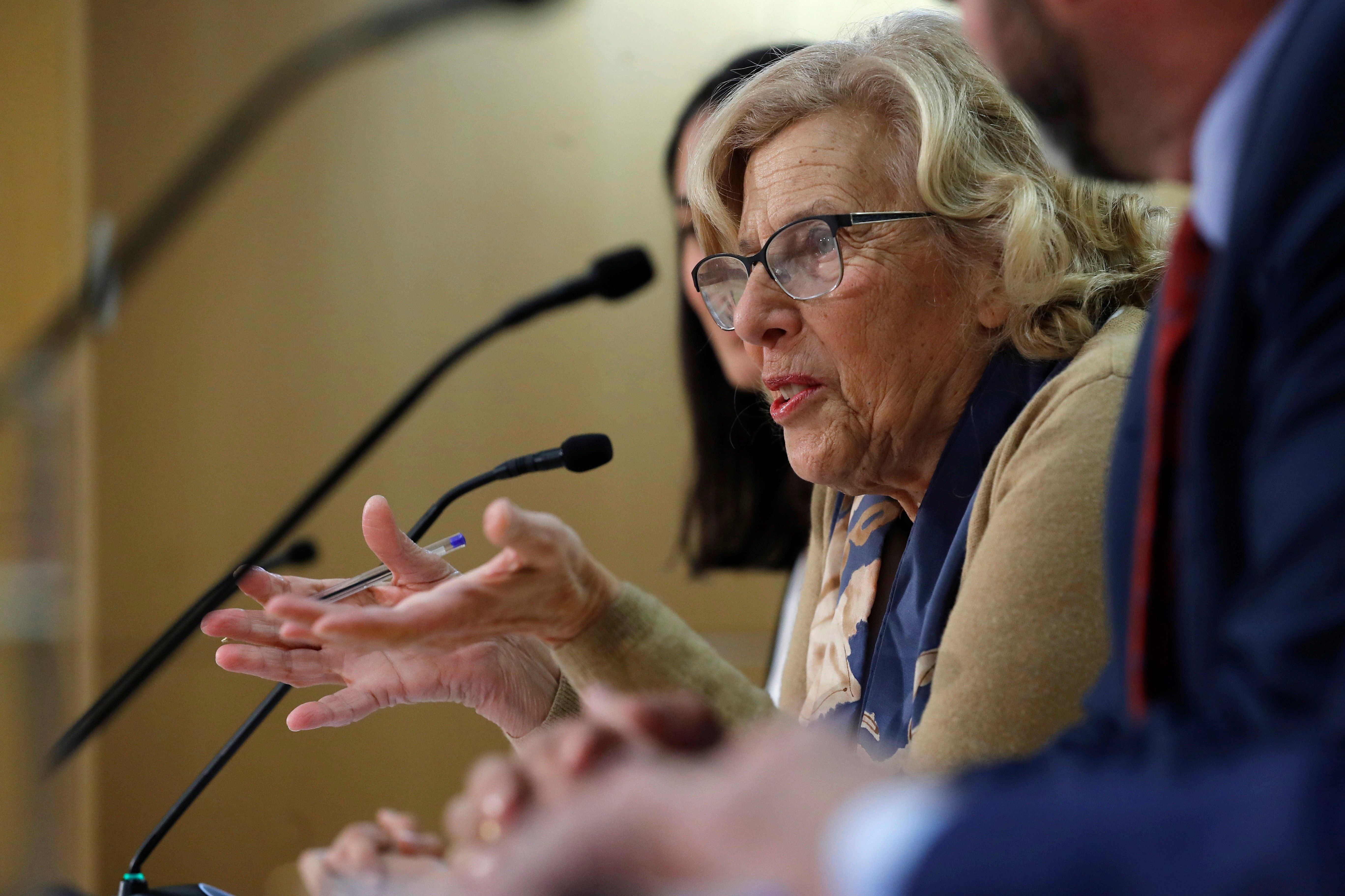 El juez investiga las amenazas al agente del chat en el que se insultó a Carmena El juez investiga las amenazas al agente del chat en el que se insultó a Carmena