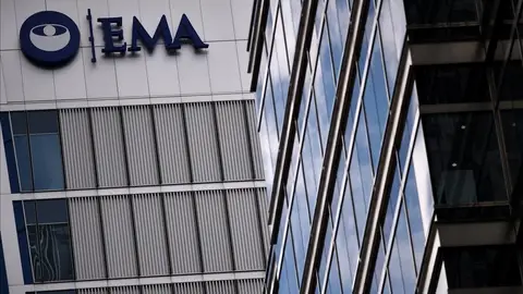 Edificio de la EMA Edificio de la EMA