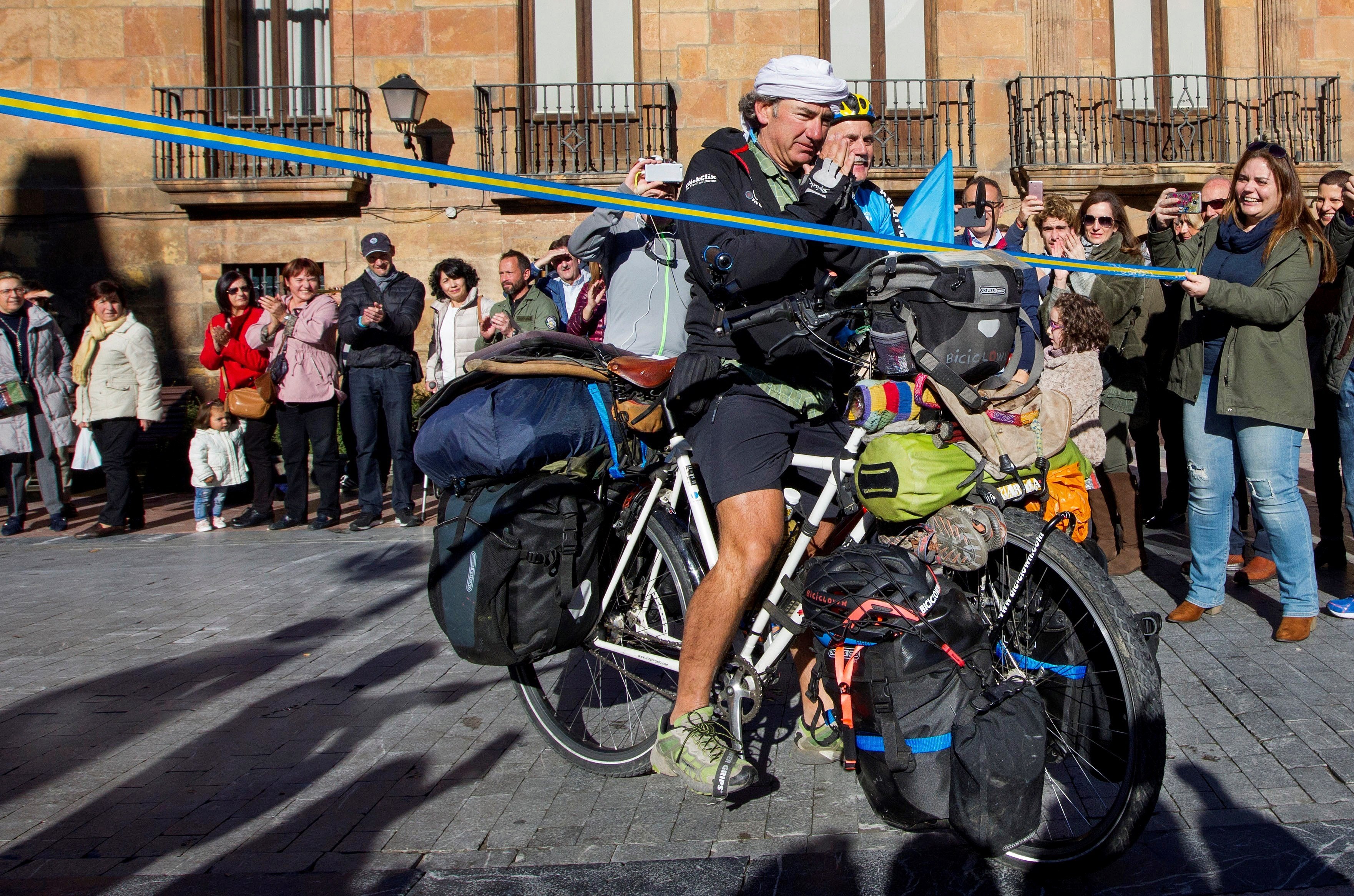 Piensa en bici: El 'biciclown', trece años recorriendo el mundo en bici Piensa en bici: El 'biciclown', trece años recorriendo el mundo en bici