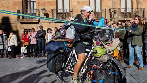 &Aacute;lvaro Neil, 'biciclown'