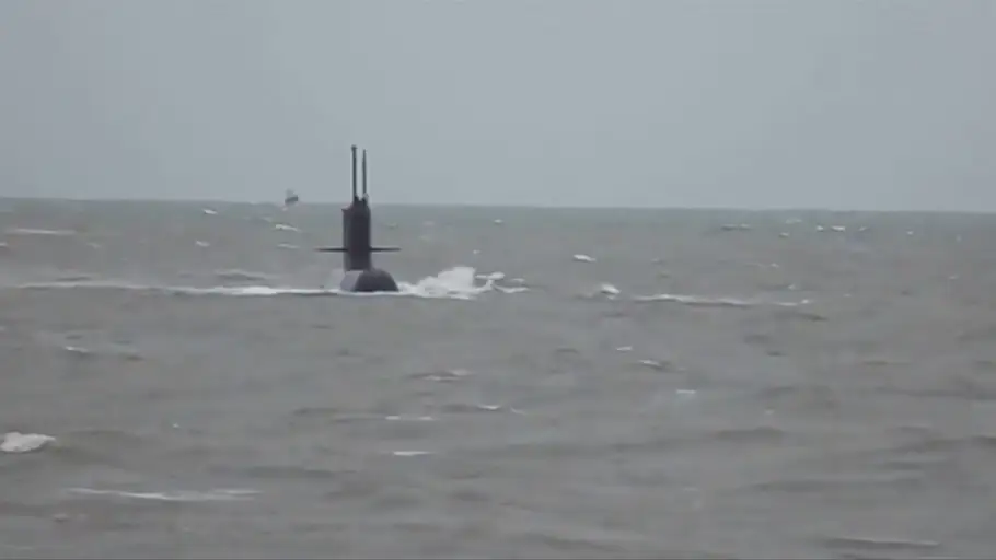 Argentina triplica los medios para buscar el submarino que lleva desaparecido desde el miércoles Argentina triplica los medios para buscar el submarino que lleva desaparecido desde el miércoles