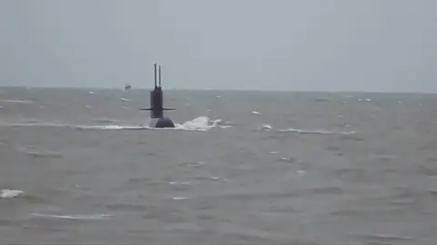 Argentina triplica los medios para buscar el submarino que lleva desaparecido desde el miércoles Argentina triplica los medios para buscar el submarino que lleva desaparecido desde el miércoles