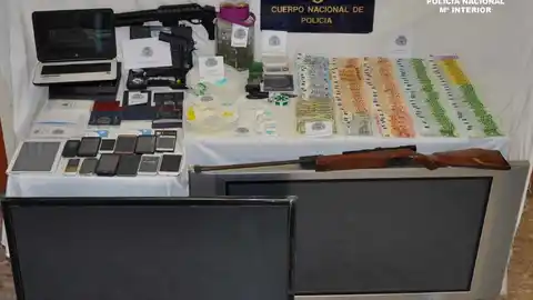 Material incautado por la Policía Material incautado por la Policía