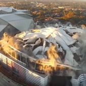 Momento del derrumbe del Georgia Dome