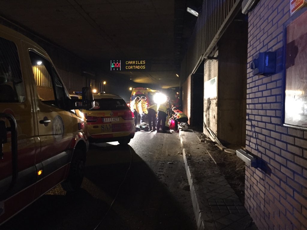 Un hombre de 52 años muere tras perder el control de su moto en un túnel de Madrid Un hombre de 52 años muere tras perder el control de su moto en un túnel de Madrid