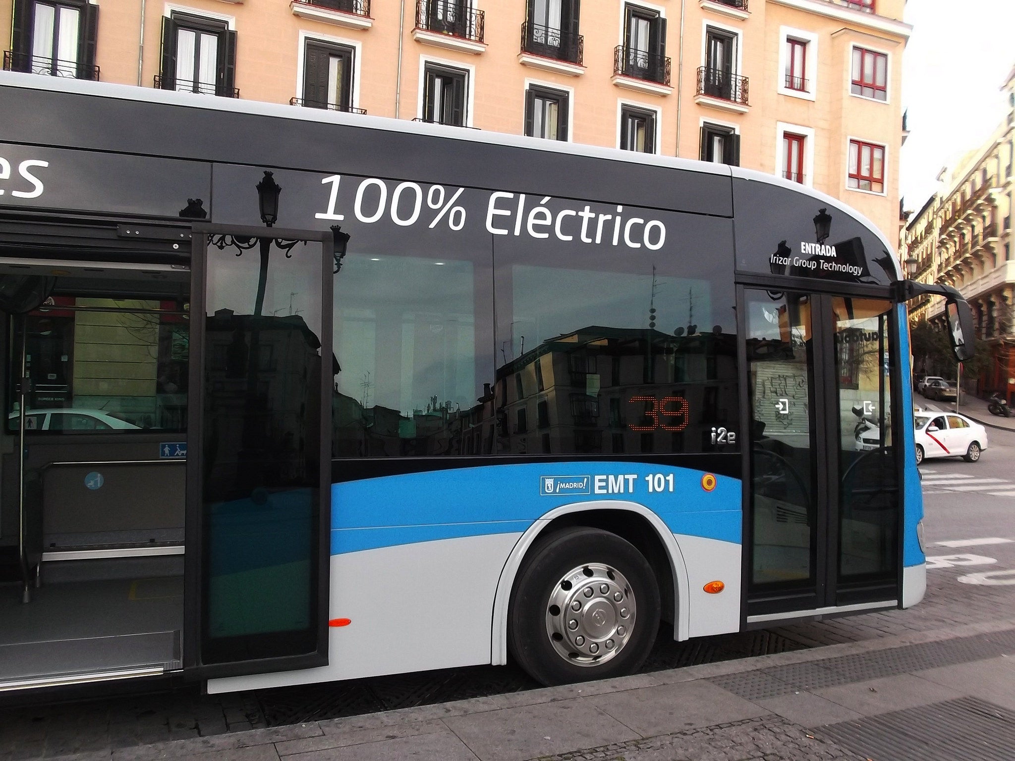 Madrid estrena la primera línea de autobús eléctrico de carga sin contacto Madrid estrena la primera línea de autobús eléctrico de carga sin contacto