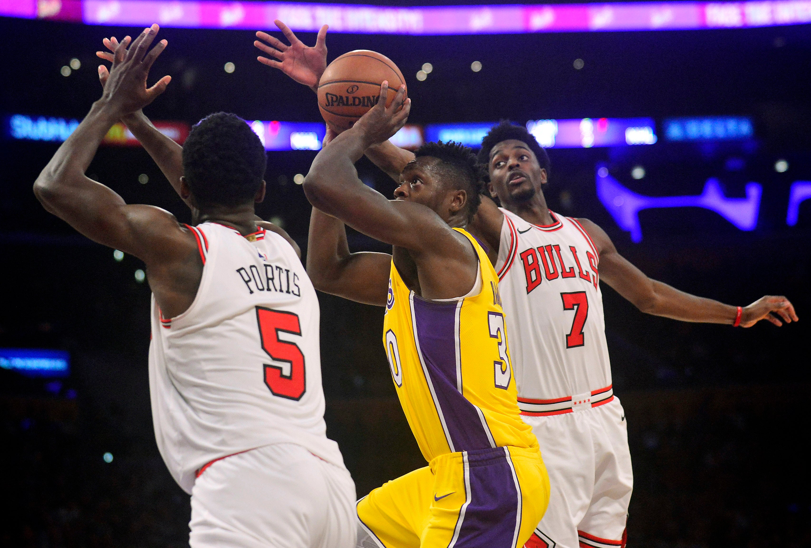 Los Lakers remontan 19 puntos ante los Bulls para hacerse con la victoria Los Lakers remontan 19 puntos ante los Bulls para hacerse con la victoria