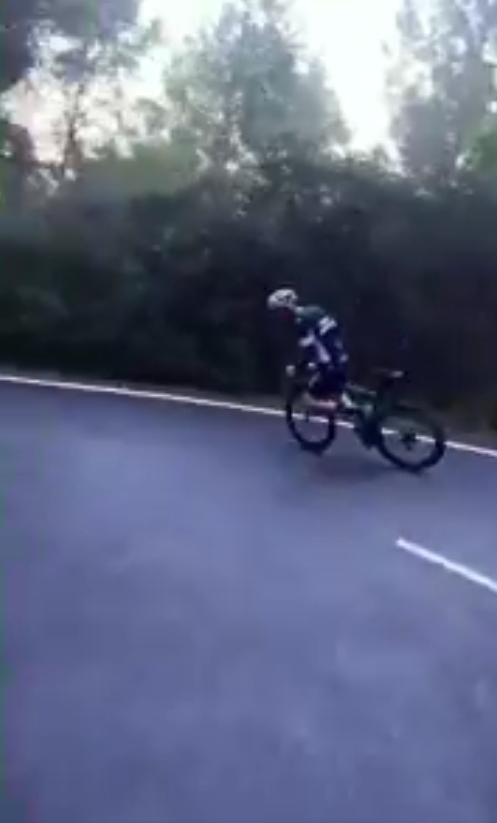 La temeraria bajada de Michael Kolar, compañero de Peter Sagan, que pudo salirle cara La temeraria bajada de Michael Kolar, compañero de Peter Sagan, que pudo salirle cara