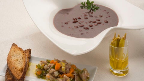 Karlos Argui&ntilde;ano en tu cocina (23-11-17) - Alubias de Tolosa con oreja de cerdo