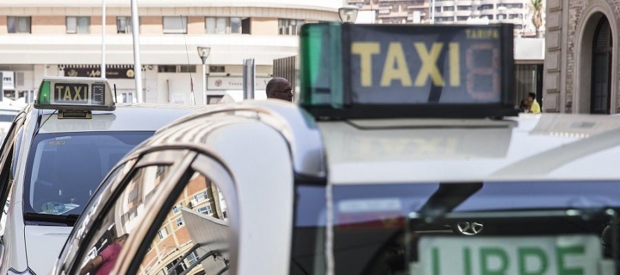 Imagen de un taxi en Madrid Imagen de un taxi en Madrid