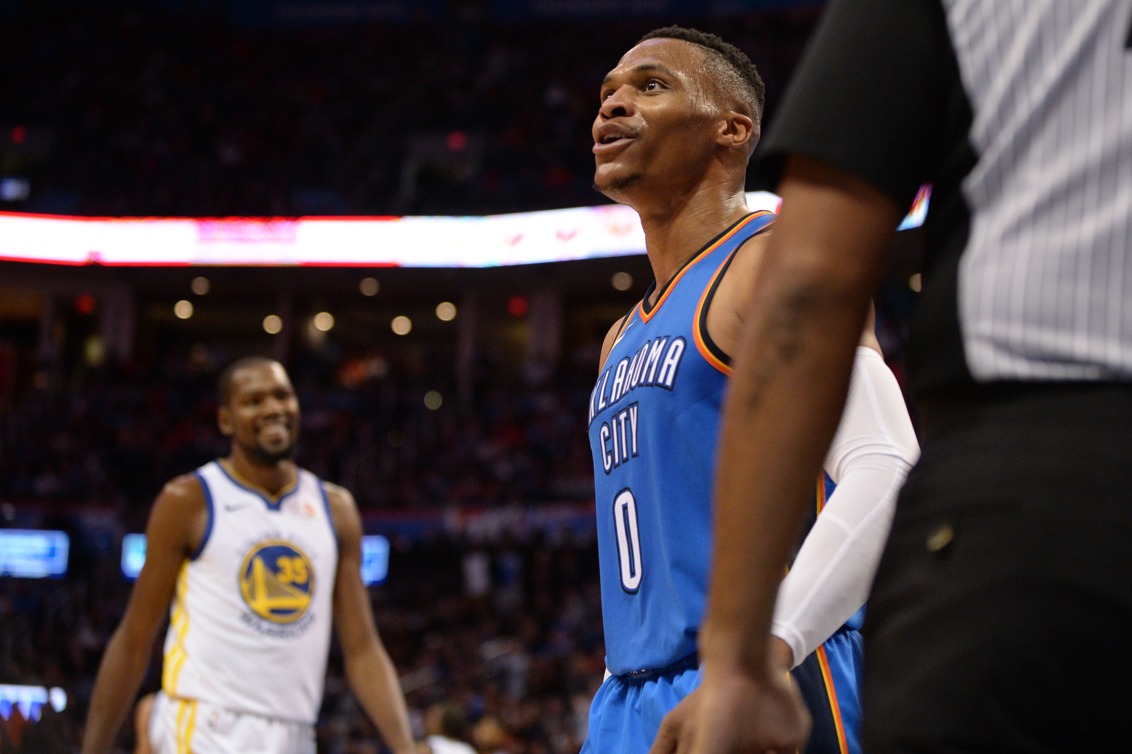 Westbrook se cobra su venganza contra Kevin Durant y sus Warriors Westbrook se cobra su venganza contra Kevin Durant y sus Warriors