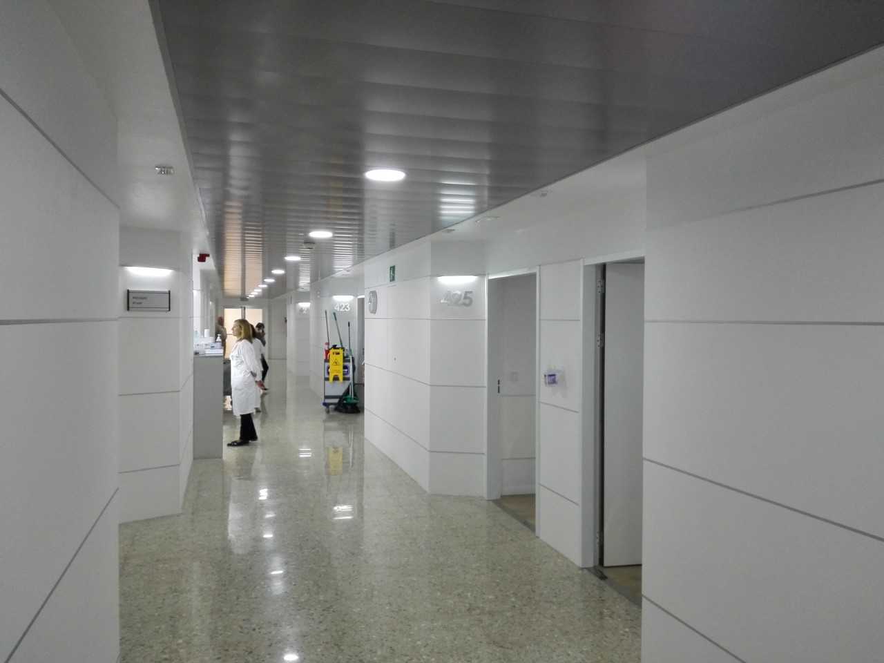 Sanidad proyecta remodelar en 2018 la quinta planta del Hospital General Universitario de Elche Sanidad proyecta remodelar en 2018 la quinta planta del Hospital General Universitario de Elche