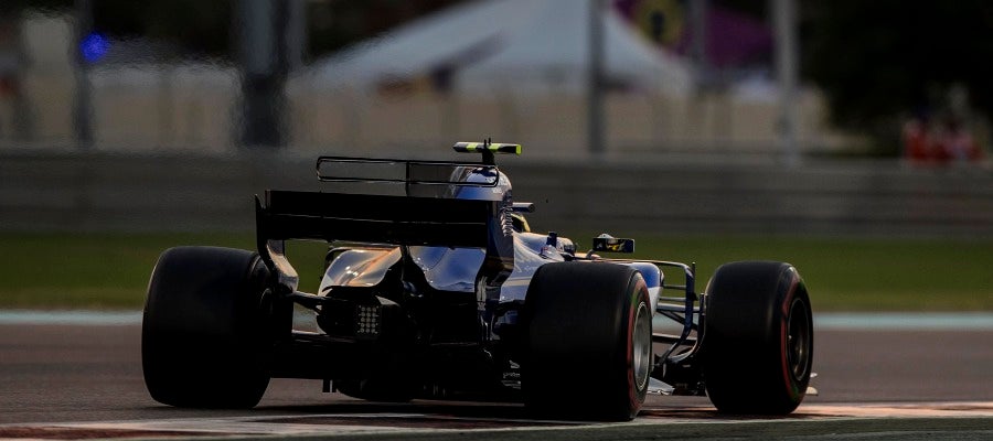 Wehrlein rueda con su Sauber en el trazado de Yas Marina Wehrlein rueda con su Sauber en el trazado de Yas Marina