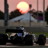 Wehrlein rueda con su Sauber en el trazado de Yas Marina Wehrlein rueda con su Sauber en el trazado de Yas Marina