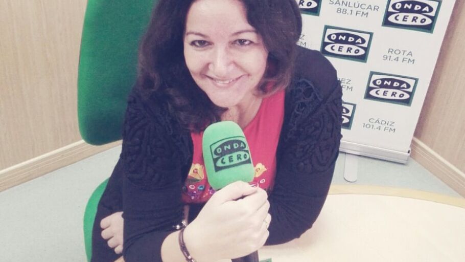 Carmen Pa&uacute;l presenta el magac&iacute;n C&aacute;diz en la Onda. 