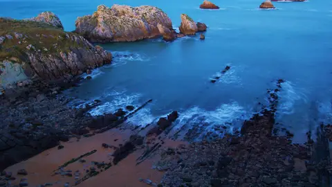 José Manuel Pérez Llamas envía varias fotos de Costa Quebrada en Liencres Para 'Destino Cantabria 2017'