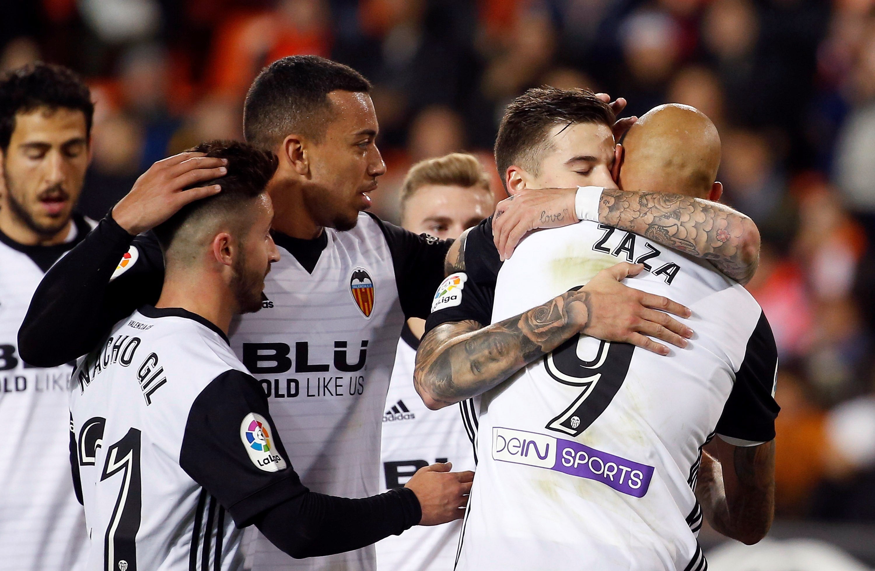 El Valencia arrolla al Zaragoza y se mete en octavos de final El Valencia arrolla al Zaragoza y se mete en octavos de final