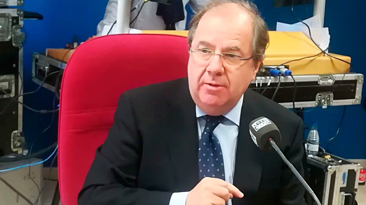 Rubén Amón indulta a Juan Vicente Herrera: "La sinceridad forma parte de su perfil correctamente incorrecto" Rubén Amón indulta a Juan Vicente Herrera: "La sinceridad forma parte de su perfil correctamente incorrecto"