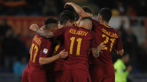 La Roma celebra un gol