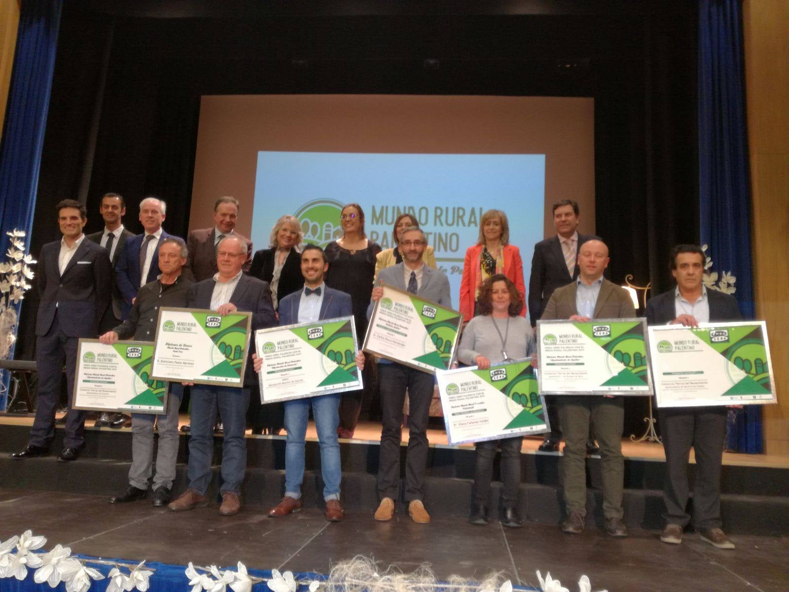 Asociación Espacio Escénico Boadilla, Asociación Cultural Almuenza, IGP Lechazo de Castilla y León, ACD Montaña Palentina y Esther Miguel Alonso premios "Mundo Rural Palentino" de Onda Cero Asociación Espacio Escénico Boadilla, Asociación Cultural Almuenza, IGP Lechazo de Castilla y León, ACD Montaña Palentina y Esther Miguel Alonso premios "Mundo Rural Palentino" de Onda Cero