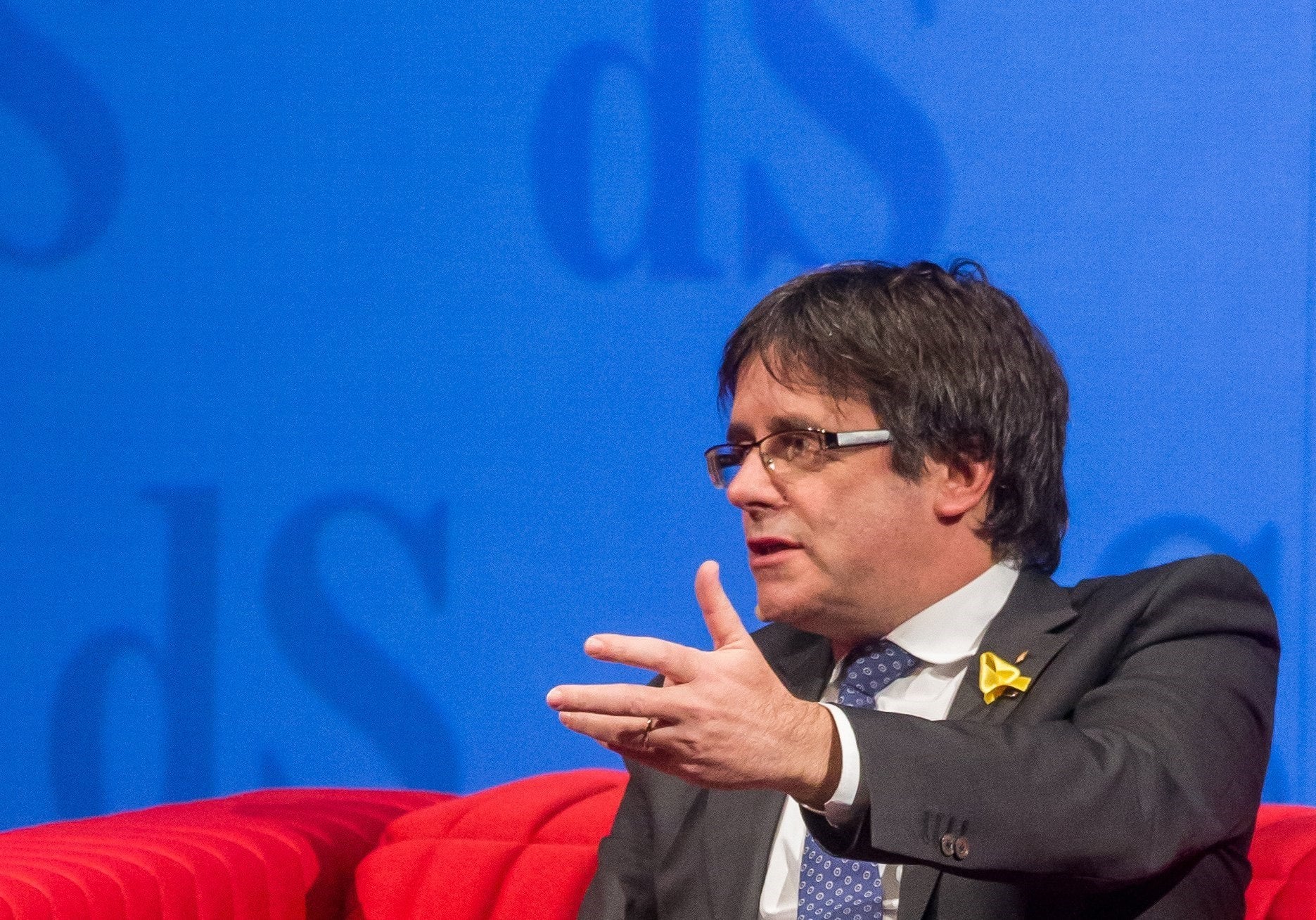 Puigdemont dice que no aplicaron la ley de transitoriedad por la "reacción enorme" del Estado Puigdemont dice que no aplicaron la ley de transitoriedad por la "reacción enorme" del Estado