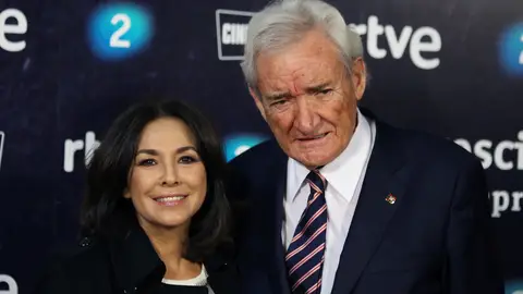 Luis del olmo e Isabel Gemio en la presentación de 'Imprescindibles' Luis del olmo e Isabel Gemio en la presentación de 'Imprescindibles'